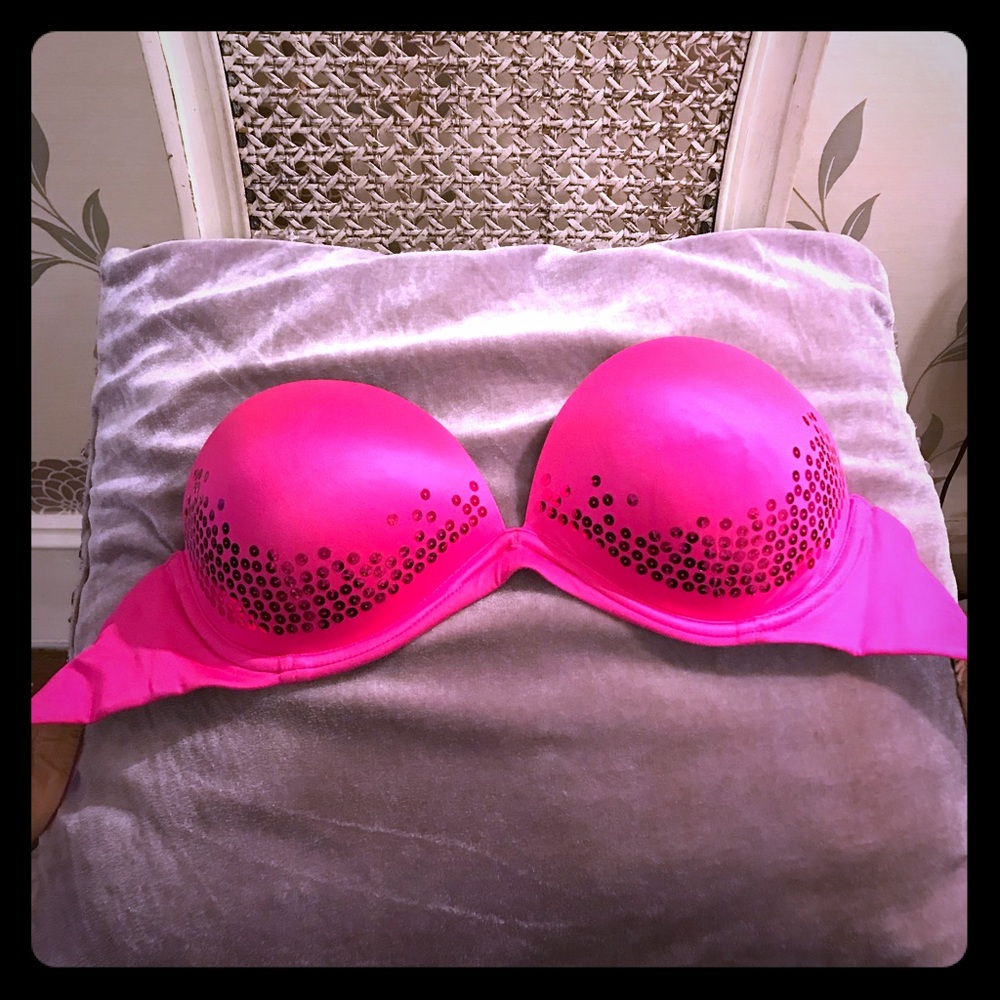 3 for 25 VS push-up bra 34C. Nice condition